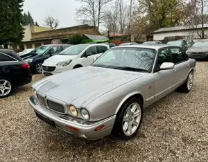 Jaguar XJR V8 Automatik Klima Leder 18 Zoll  Alu Holzlenkrad