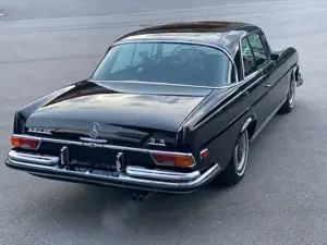 Mercedes-Benz 280 Coupe SE 3.5 Schiebedach Bild 4