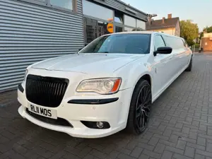 Chrysler 300C /Stretch Limousine