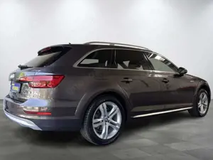 Audi A4 allroad quattro ACC Navi 18"Alu PDC Spurhalte LED AHK Bild 5