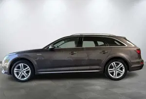 Audi A4 allroad quattro ACC Navi 18"Alu PDC Spurhalte LED AHK Bild 3