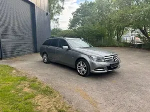 Mercedes-Benz C 200 T (BlueEFFICIENCY) 7G-TRONIC Bild 2