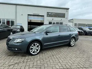 Skoda Superb Combi Exclusive-BEHINDERTENGERECHT Bild 2