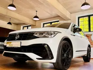 Volkswagen Tiguan 2.0 TSI DSG 4M R-Line BlackStyle Matrix Bild 4