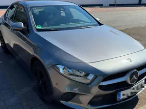 Mercedes-Benz A 180 Mercedes-Benz A 180 LIMOUSINE