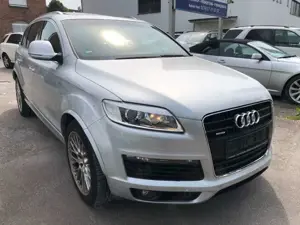 Audi Q7 3.0TDI Quattro S-Line Business-Class auf Rädern