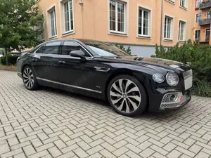 Bentley Flying Spur V8 Mulliner/Rotating/RearTV/DynamicR