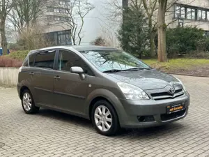 Toyota Corolla Verso 1.8 Executive/7-SITZER/AUTOMATIK/R Bild 3