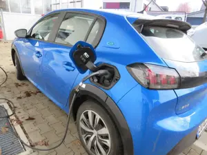 Peugeot 208 (e-) Active  Elektro 100KW Bild 2