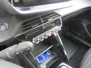 Peugeot 208 (e-) Active  Elektro 100KW Bild 4