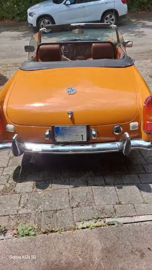 MG MGB 1974 chrom Bild 3