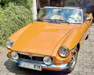 MG MGB 1974 chrom Bild 2