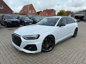 Audi RS4 COMPETITION PLUS Pano. BO Carbon Ext. Schalensitz