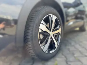 Peugeot 3008 1.5 BlueHDi 130 GT Navi PDC Pano LED SpurH Bild 4