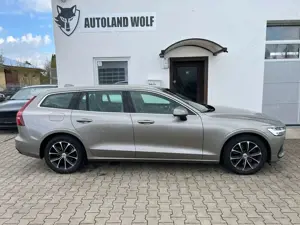 Volvo V60 Momentum Pro Bild 2