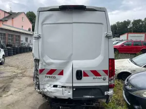 Iveco Daily HKa 35 S  V Radstand 3520 L Klima Bild 4