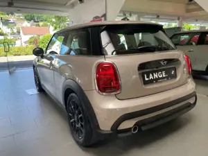 MINI Cooper Classic Trim 1.5 DRIVINGASS.+CARPLAY+RÜCKFAHRKAM. Bild 4