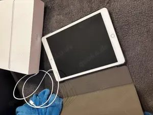 iPad ( 8th Generation ) 32 GB
