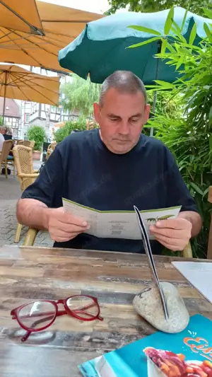 Ich suche eine Frau mindest alter 22 Jahre 