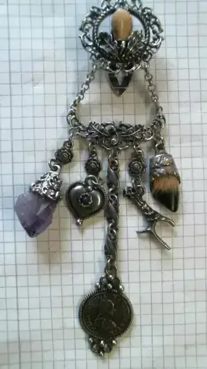 Charivari gestempelt 835 Silber-.-Rockanstecker mit Grandl, Tracht-5 Anhänger-nickel-KEIN Silber,,un