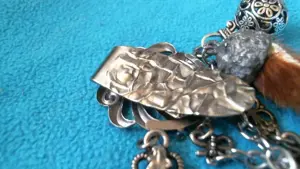 Charivari silberfarben-.-Rockanstecker Tracht-6 Anhänger-Fuchskralle,Bayerische Wappen,Herz,Rose und Bild 6