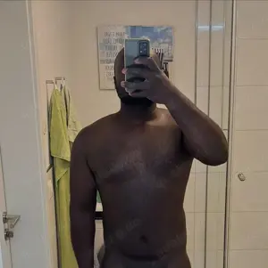 Black BBC Afrikaner sucht attraktive Frau Hot Milf oder Paar in HH