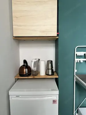 Desk for rent in Spacious Shared Studio Bild 7