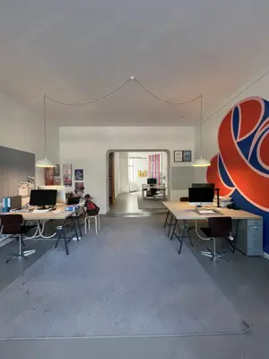 Desk for rent in Spacious Shared Studio Bild 5