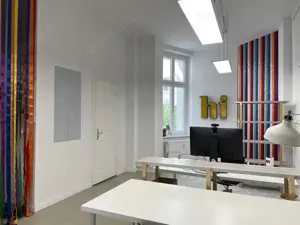 Entire room for rent in Spacious Shared Studio