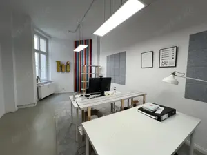 Desk for rent in Spacious Shared Studio Bild 2