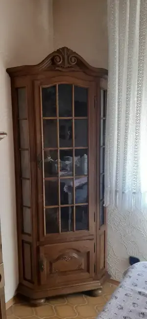 Massiver Eckschrank aus Eiche, Breite ca. 80 cm, Höhe ca. 192 cm