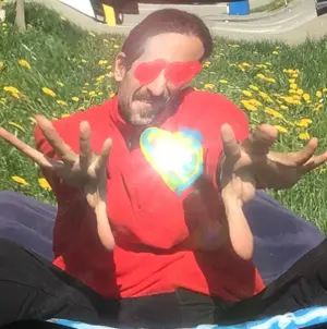 Suche eine hübsche Partnerin (v. a. für Schnüffel-Spiele und so was)