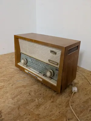 alte Radios Bild 2