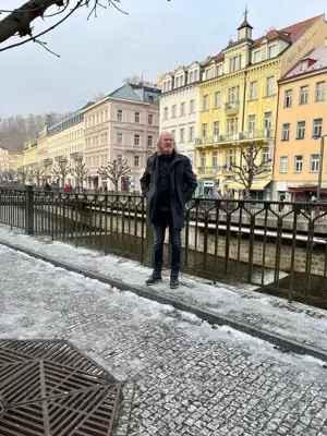 Für  Willige reife Dame sehr diskret!