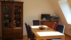 Wunderschöne, voll eingerichtete 2-Zi-DG-Whg. in S-Stadtmitte befristet vom 1.9.25 - 31.1.26 Bild 2