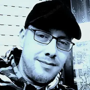 Junge mit Hundeschwan. 20+ sucht für regelmässige treffs 