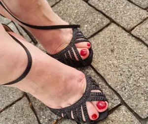 Sexy Fusslady sucht neuen geilen online Sklaven