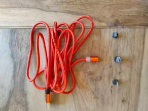 Magnetisches Ladekabel mit 3 Steckern   NEU