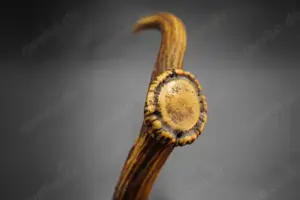 Wanderstock mit Hirschhorn-Winkelgriff, Gesamtlänge 84 cm Bild 2