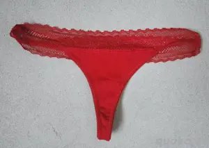Roter Spitzen Tanga 