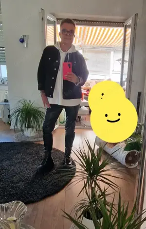 Sie suchtt sie...