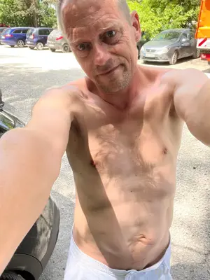 Heute ab 13Uhr am Birkensee Er sucht Paar zum Joggen