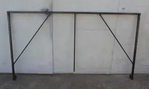 Seitenteil aus Metall, Eisen Vierkantrohr Streben Stahl Nutzeisen Metallrohr Metallstreben Upcycling Bild 2