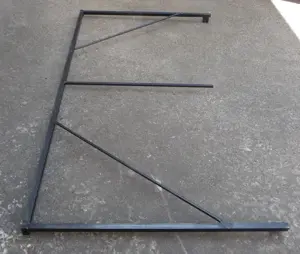 Seitenteil aus Metall, Eisen Vierkantrohr Streben Stahl Nutzeisen Metallrohr Metallstreben Upcycling Bild 3