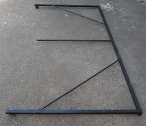 Seitenteil aus Metall, Eisen Vierkantrohr Streben Stahl Nutzeisen Metallrohr Metallstreben Upcycling Bild 5