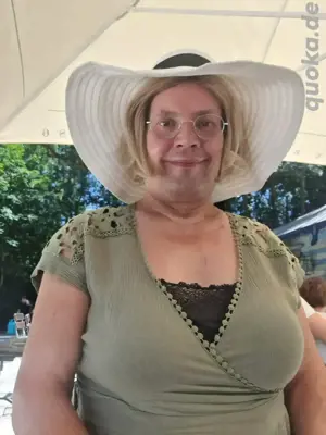 sie sucht ihn 