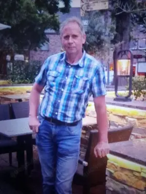 Hallo wir zwei ältere Männer nicht Bi suchen für öfter ein älteres Paar nicht Bi für MMF Dreier   Bild 2
