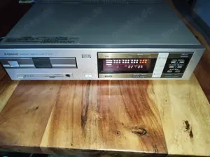 Pioneer P-D70 Digital Audio Compact Disc Player 