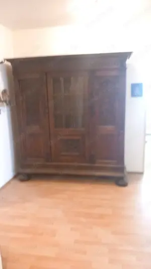 Antiker Frankfurter Schrank 1880 aus Schloss  Johannisberg