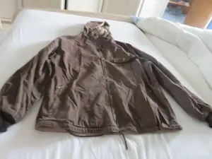 Anorak mit Kapuze, Größe 48 50 zu verschenken